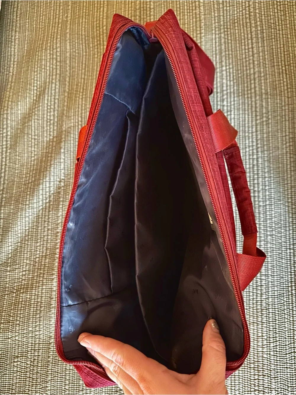 Women's Red Laptop Messenger Bag - Sleek Everyday Carry